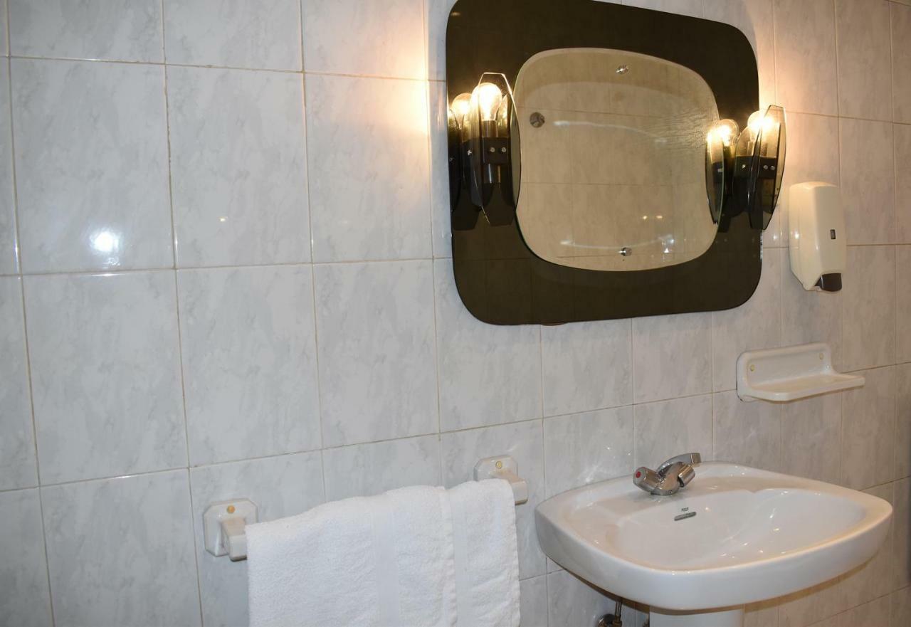 Hostal Oviedo Hotell León Eksteriør bilde