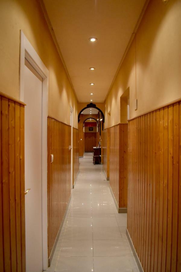 Hostal Oviedo Hotell León Eksteriør bilde