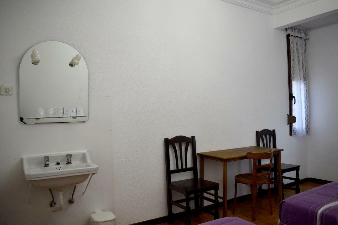 Hostal Oviedo Hotell León Eksteriør bilde