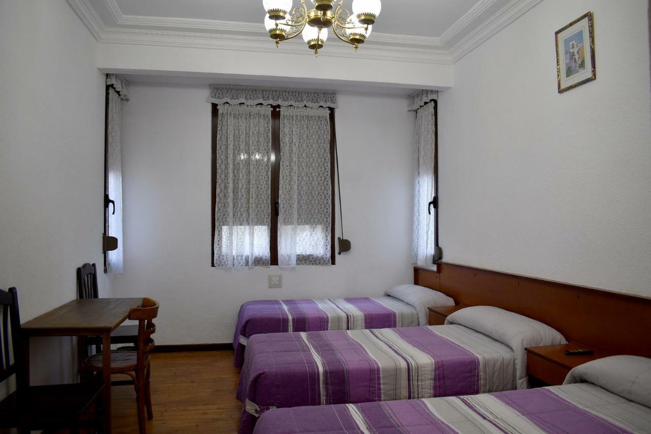 Hostal Oviedo Hotell León Eksteriør bilde